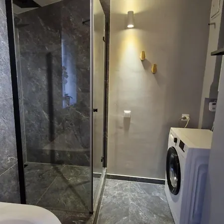 아파트 Metropolis, Old Town, Wawel, 110 M2, 3 Rooms, 2 Bathrooms, Big And Very Comfortable 크라쿠프