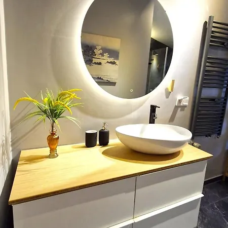아파트 Metropolis, Old Town, Wawel, 110 M2, 3 Rooms, 2 Bathrooms, Big And Very Comfortable *